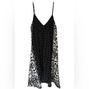 Mimi Chica Black and White Sleeveless Maxi Sundress